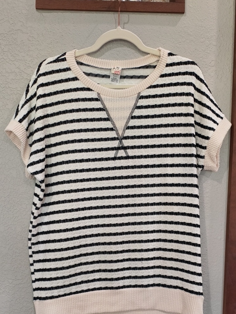 New Striped Short Sleeve Knit Top - Black/White